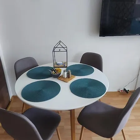 Apartman Stan Na Dan, Titanik Tuzla, Centar Grada