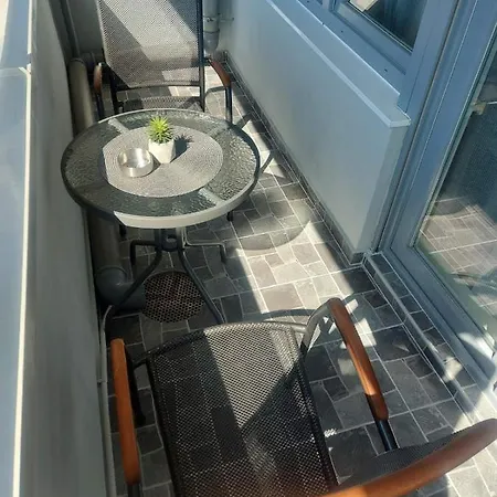 Stan Na Dan, Titanik Tuzla, Centar Grada Apartment